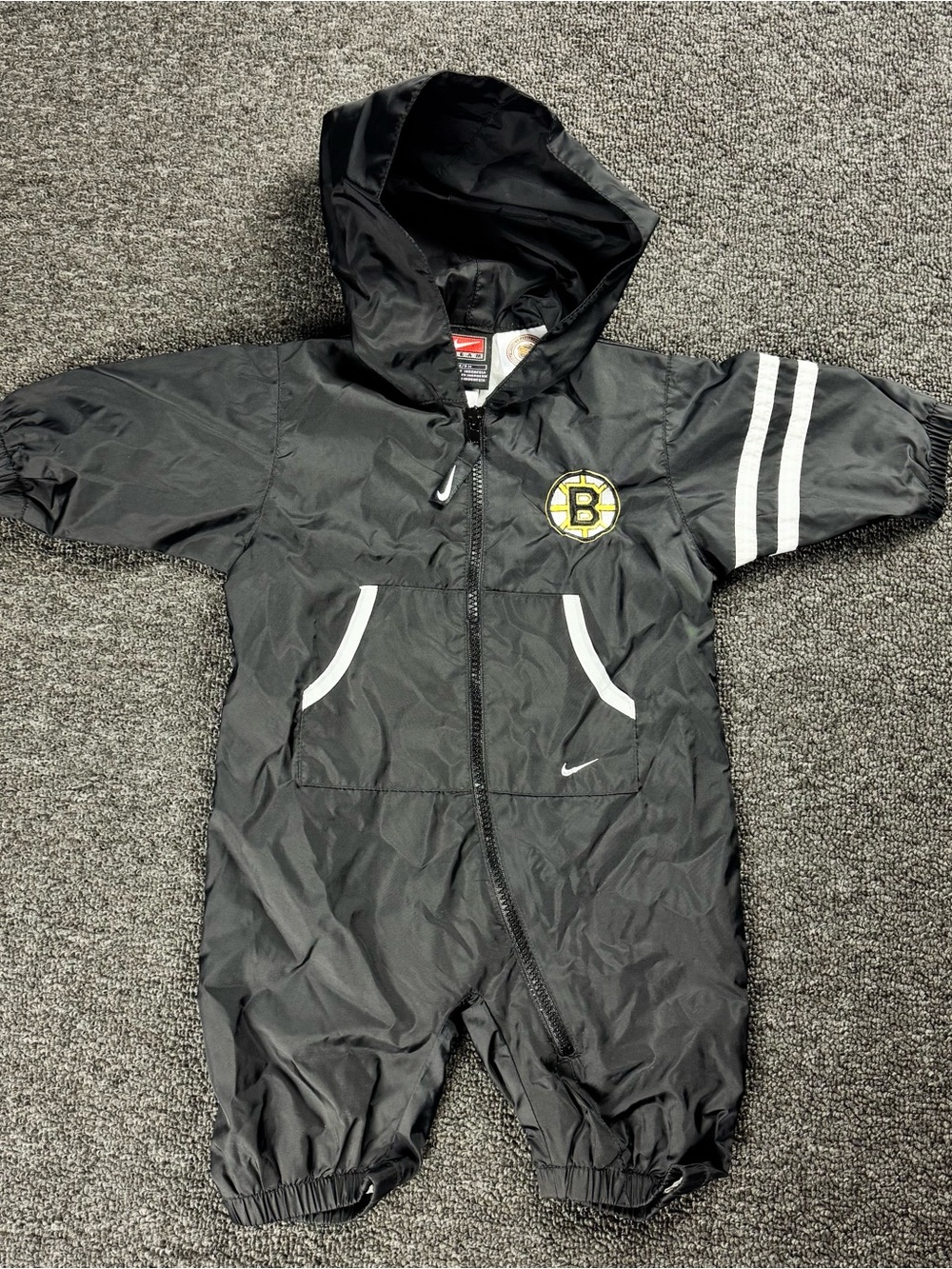 Nike Boston Bruins NHL Hooded Zip One-Piece Coverall 6-9M Officially Licensed